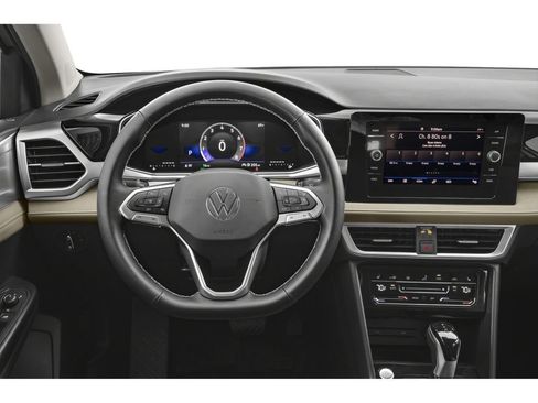 Used 2025 Volkswagen Taos SE AWD/4WD image 4