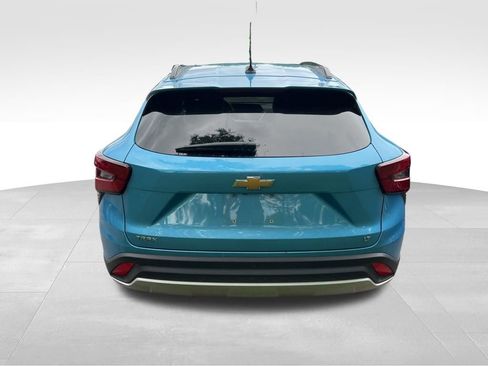 Used 2025 Chevrolet Trax LT w/ Driver Confidence Package FWD image 6