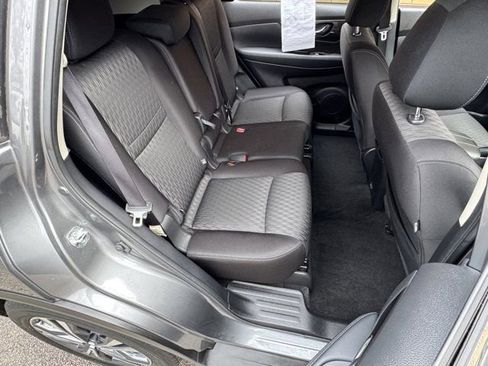 Used 2019 Nissan Rogue SV w/ Premium Package image 10