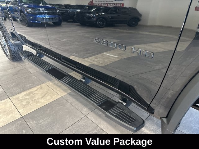 Used 2021 Chevrolet Silverado 2500 Custom w/ Custom Value Package AWD/4WD image 7