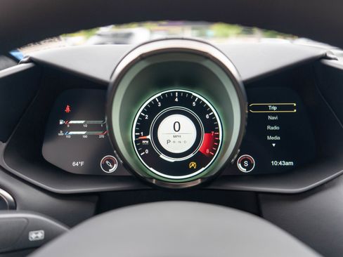 Used 2022 Aston Martin V8 Vantage Coupe image 6