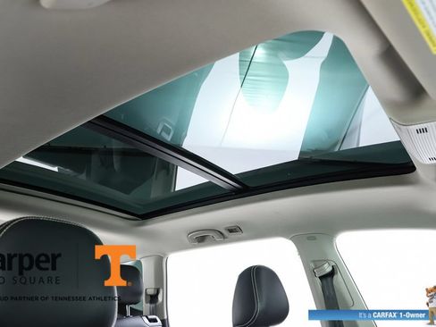 Used 2024 Volkswagen Atlas SE w/ Panoramic Sunroof Package FWD image 37