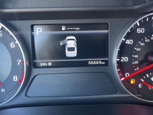 Certified 2023 Kia Forte LXS image 13