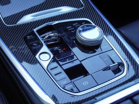 Certified 2025 BMW X7 M60i image 30