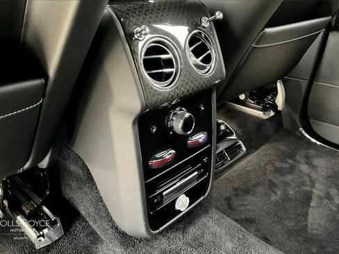 Certified 2022 Rolls-Royce Cullinan Black Badge w/ Dark Exterior Package image 30