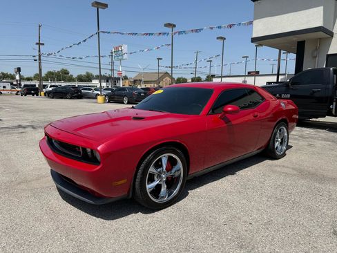 Used 2012 Dodge Challenger R/T Plus RWD image 2