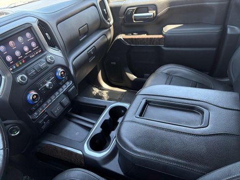 Used 2021 GMC Sierra 2500 Denali w/ Denali Black Diamond Edition AWD/4WD image 17