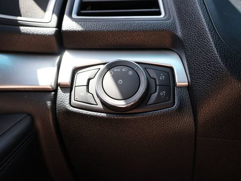 Used 2016 Ford Explorer XLT w/ Equipment Group 202A AWD/4WD image 31