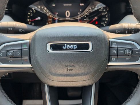 Used 2023 Jeep Compass Limited AWD/4WD image 7