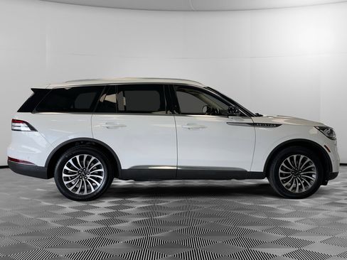 Used 2020 Lincoln Aviator Reserve w/ Equipment Group 201A image 9