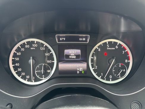 Used 2017 INFINITI QX30 Premium w/ Navigation Package image 20