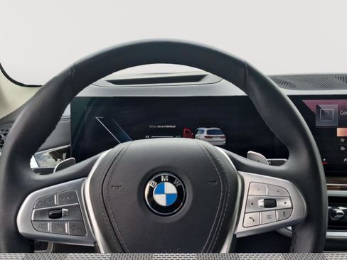 Used 2024 BMW X7 xDrive40i image 40