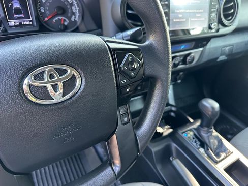 Used 2022 Toyota Tacoma SR AWD/4WD image 15