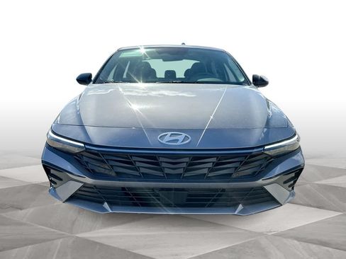 New 2026 Hyundai Elantra SEL Sport FWD image 3