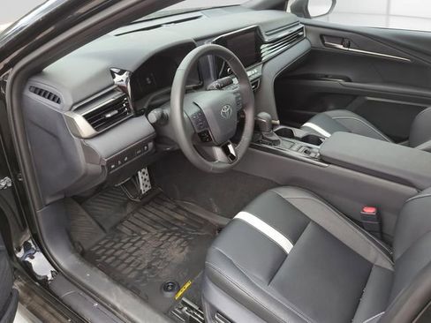 Used 2026 Toyota Camry Hybrid w/ Convenience Package FWD image 18