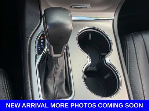 Used 2019 Jeep Grand Cherokee Laredo RWD image 25