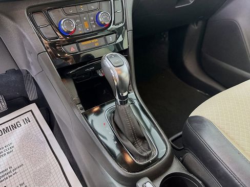 Used 2019 Buick Encore Sport Touring FWD image 17