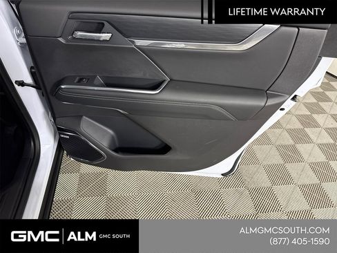 New 2026 GMC Acadia Elevation w/ Elevation Premium Package FWD image 18