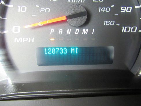 Used 2015 Chevrolet Express 2500 RWD image 33