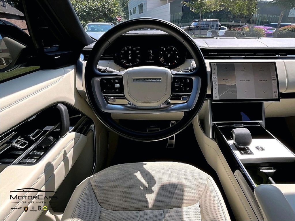 Used 2025 Land Rover Range Rover SE AWD/4WD image 7