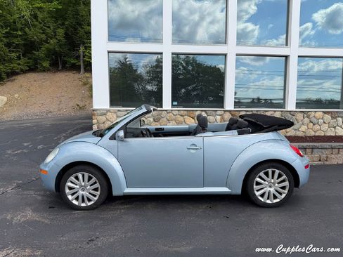 Used 2009 Volkswagen Beetle S FWD image 11