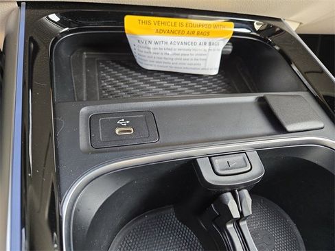 New 2026 Mercedes-Benz GLB 250 4MATIC image 14