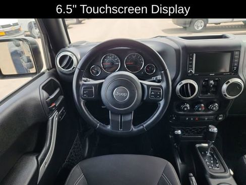 Used 2018 Jeep Wrangler Unlimited Sahara AWD/4WD image 21