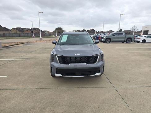 Used 2024 Kia Sorento S image 6