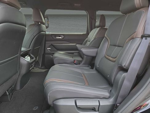 Used 2025 Nissan Armada SL w/ Captain's Chari Seat Package image 15