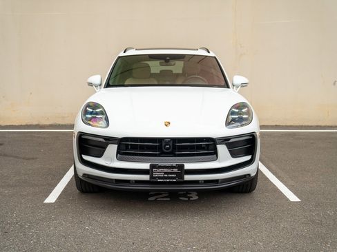 Used 2025 Porsche Macan image 6