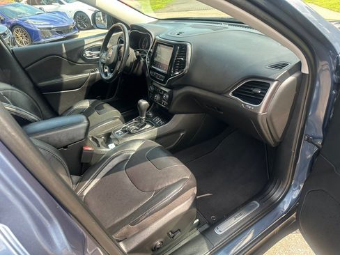 Used 2021 Jeep Cherokee Limited w/ Elite Package AWD/4WD image 14