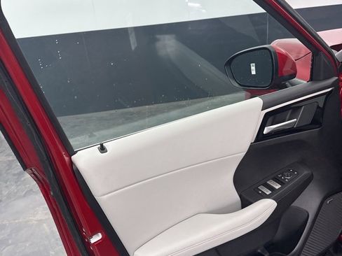 New 2025 Mitsubishi Outlander SE image 15