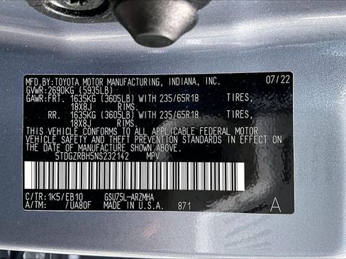 Used 2022 Toyota Highlander XLE AWD/4WD image 37