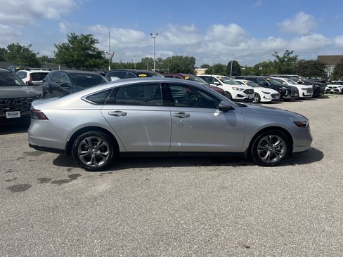 Used 2025 Honda Accord EX-L image 4