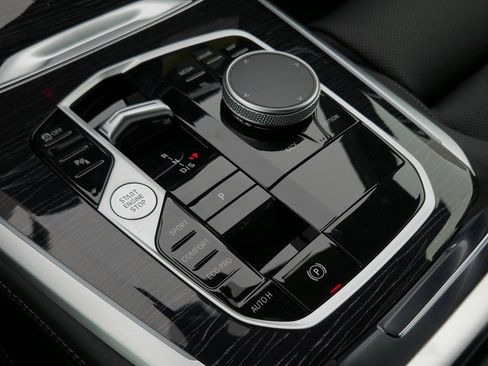 New 2026 BMW X5 sDrive40i w/ M Sport Package image 10