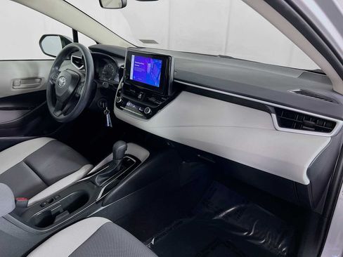 Used 2025 Toyota Corolla LE FWD image 27