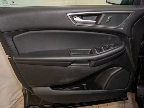 Used 2024 Ford Edge SEL image 11