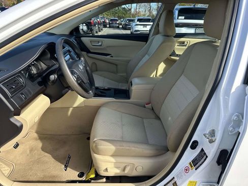 Used 2015 Toyota Camry LE image 13