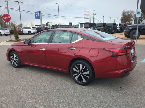 Used 2021 Nissan Altima 2.5 SV w/ SV Premium Package image 6