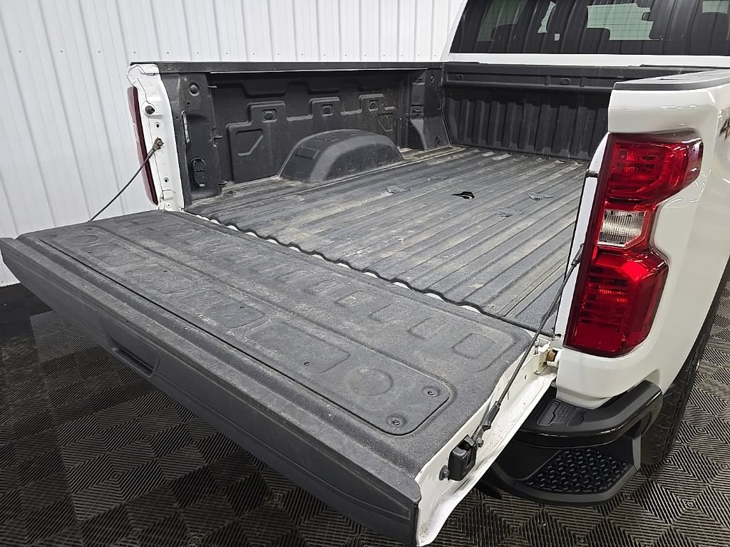 Used 2024 Chevrolet Silverado 2500 Custom w/ Custom Value Package AWD/4WD image 11