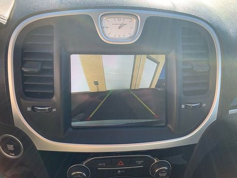 Used 2023 Chrysler 300 Touring w/ Sport Appearance Package image 32