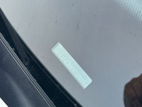 Used 2023 Mercedes-Benz C 300 Sedan image 17