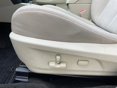 Used 2014 Subaru Legacy 2.5i Premium image 19