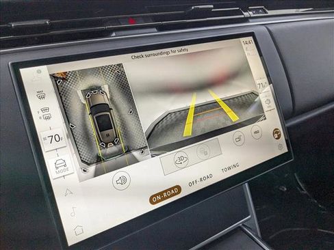 New 2025 Land Rover Range Rover Long Wheelbase SE image 17