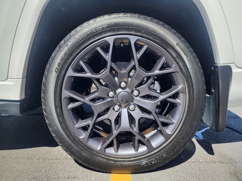 Used 2023 Jeep Grand Cherokee L Summit image 20