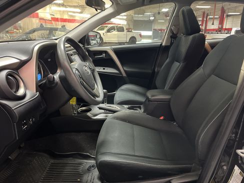 Used 2015 Toyota RAV4 XLE FWD image 7