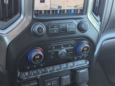 Used 2022 Chevrolet Silverado 2500 LTZ w/ Z71 Chrome Sport Edition image 28