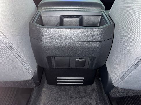 Used 2025 Toyota Tacoma SR5 image 29