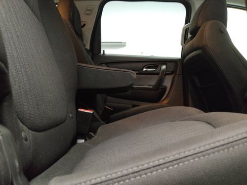 Used 2017 Chevrolet Traverse LT w/ Style and Technology Package AWD/4WD image 19
