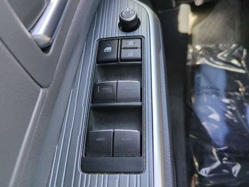 Used 2021 Toyota Sienna XSE AWD/4WD image 25